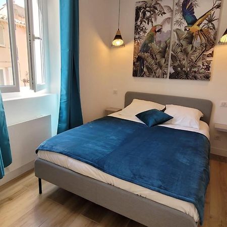 06An - Beautiful Apartment In The Heart Of Old Antibes Bagian luar foto