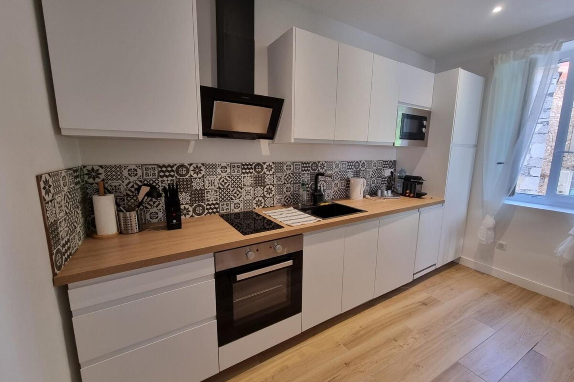 06An - Beautiful Apartment In The Heart Of Old Antibes Bagian luar foto