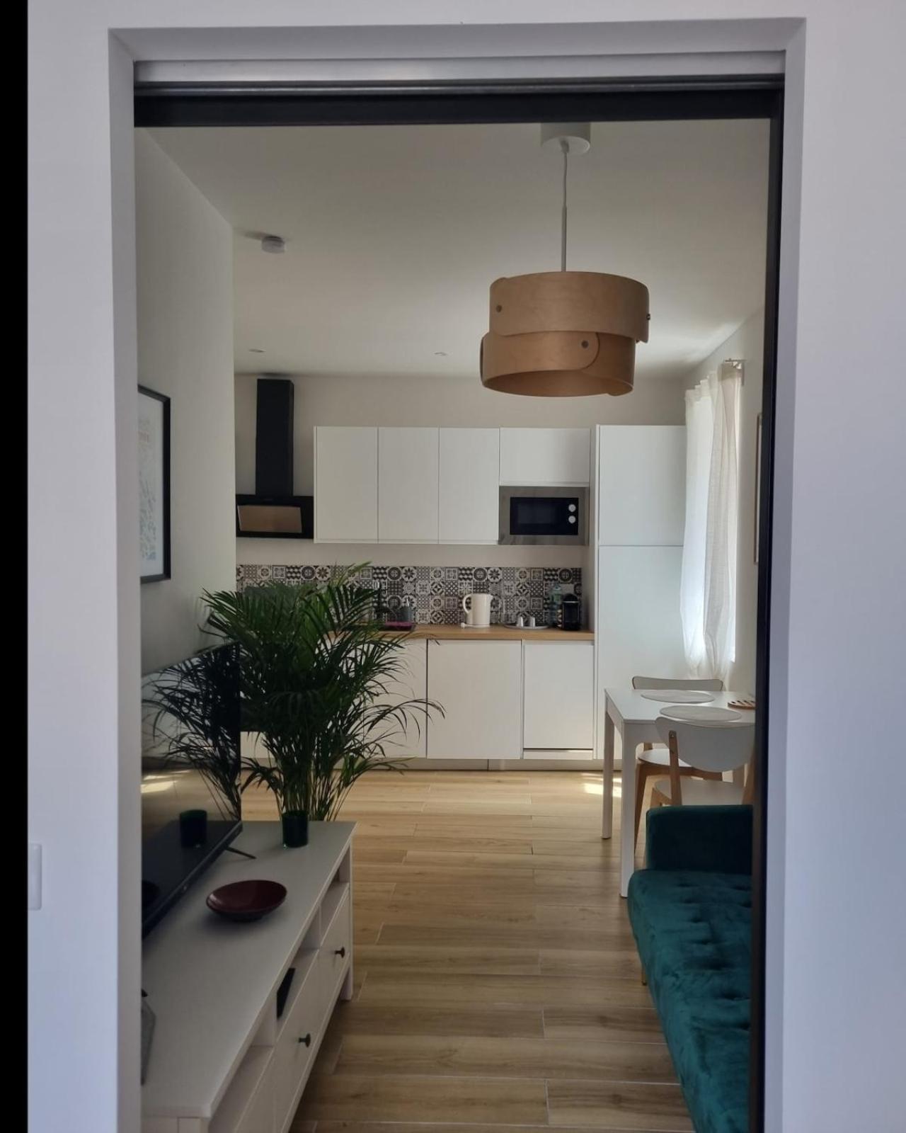 06An - Beautiful Apartment In The Heart Of Old Antibes Bagian luar foto