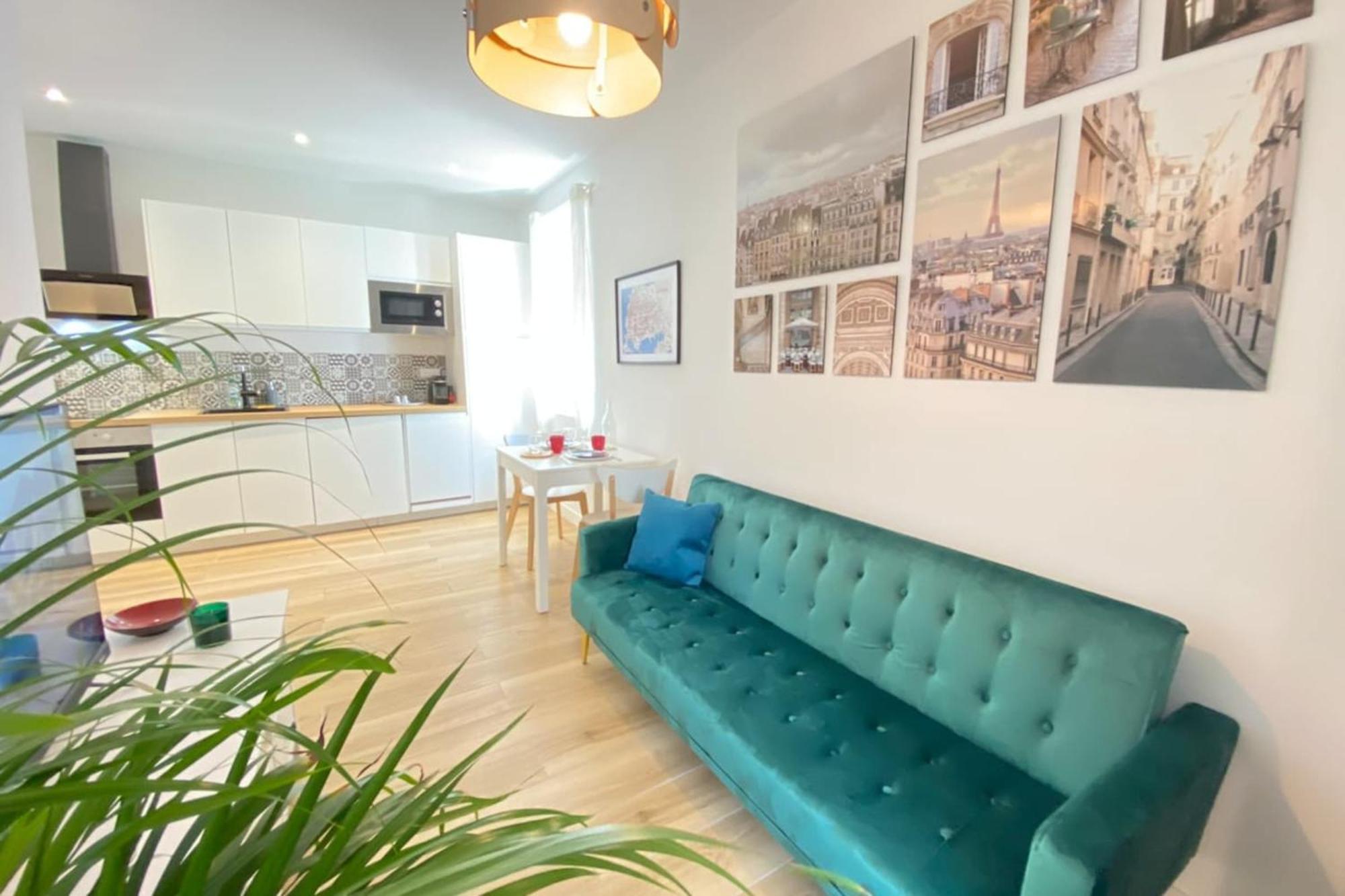 06An - Beautiful Apartment In The Heart Of Old Antibes Bagian luar foto