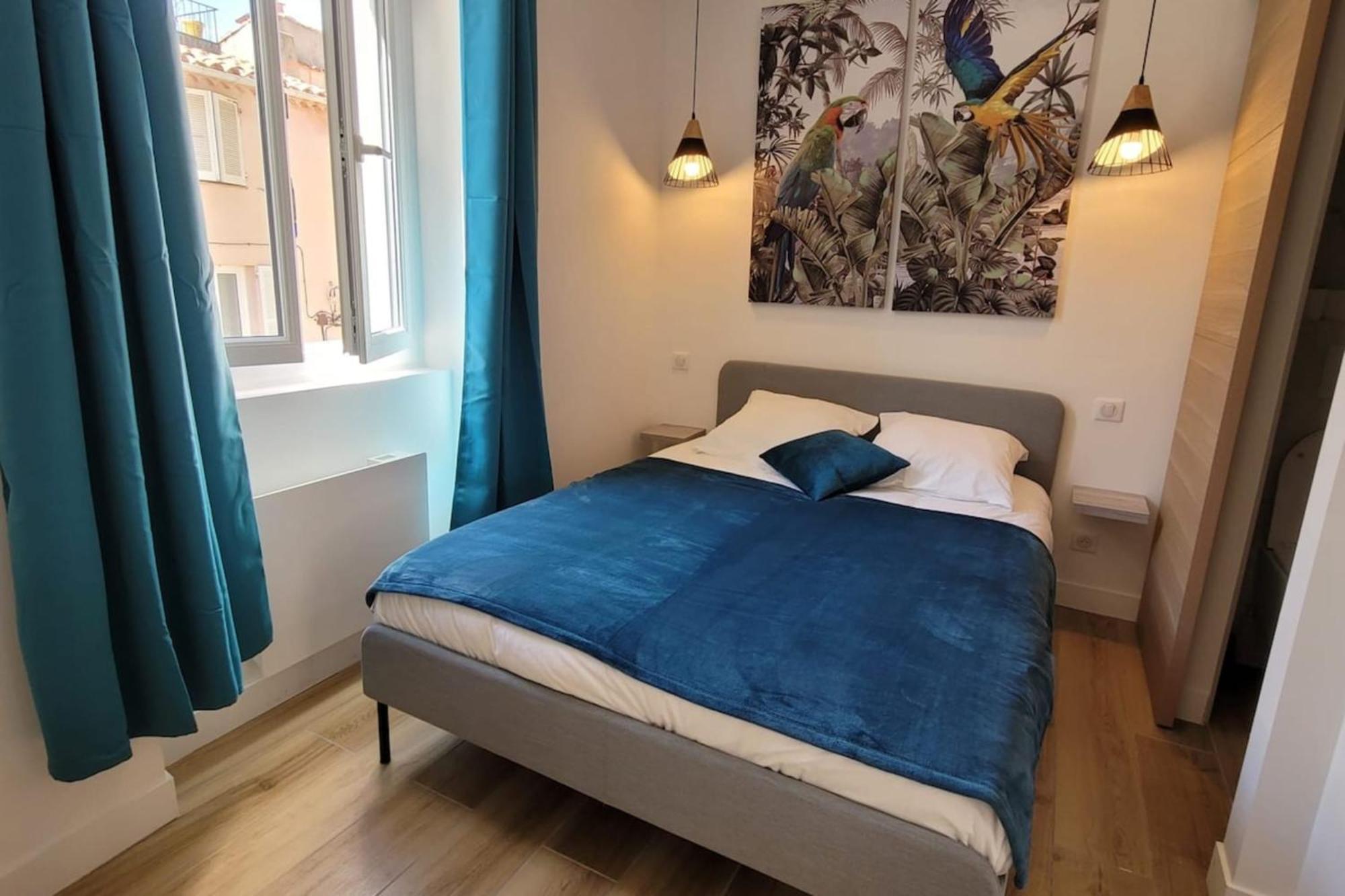 06An - Beautiful Apartment In The Heart Of Old Antibes Bagian luar foto