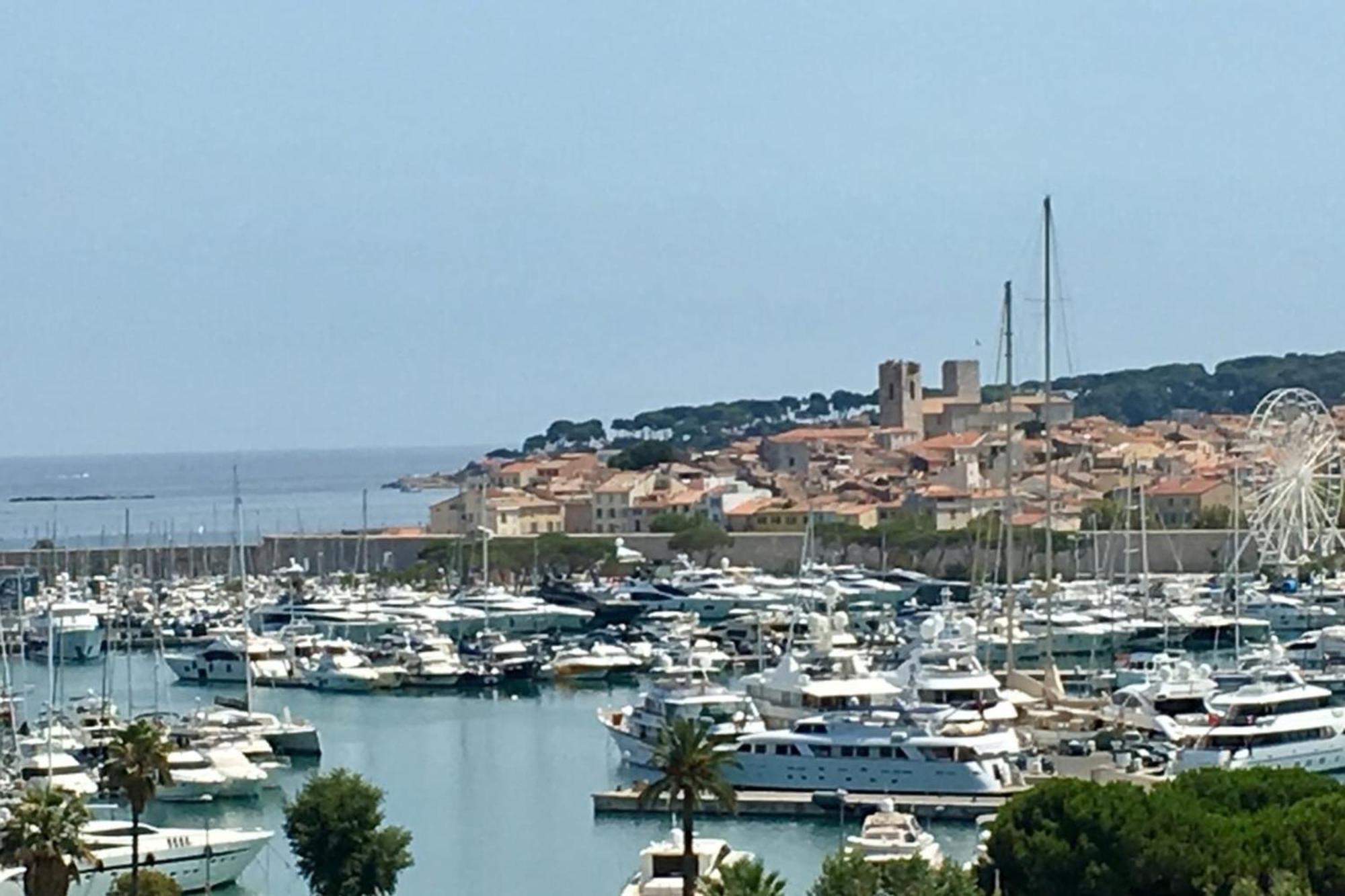 06An - Beautiful Apartment In The Heart Of Old Antibes Bagian luar foto