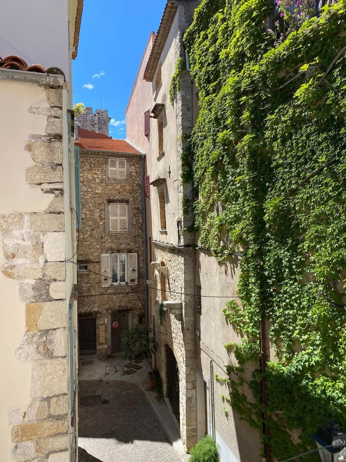 06An - Beautiful Apartment In The Heart Of Old Antibes Bagian luar foto